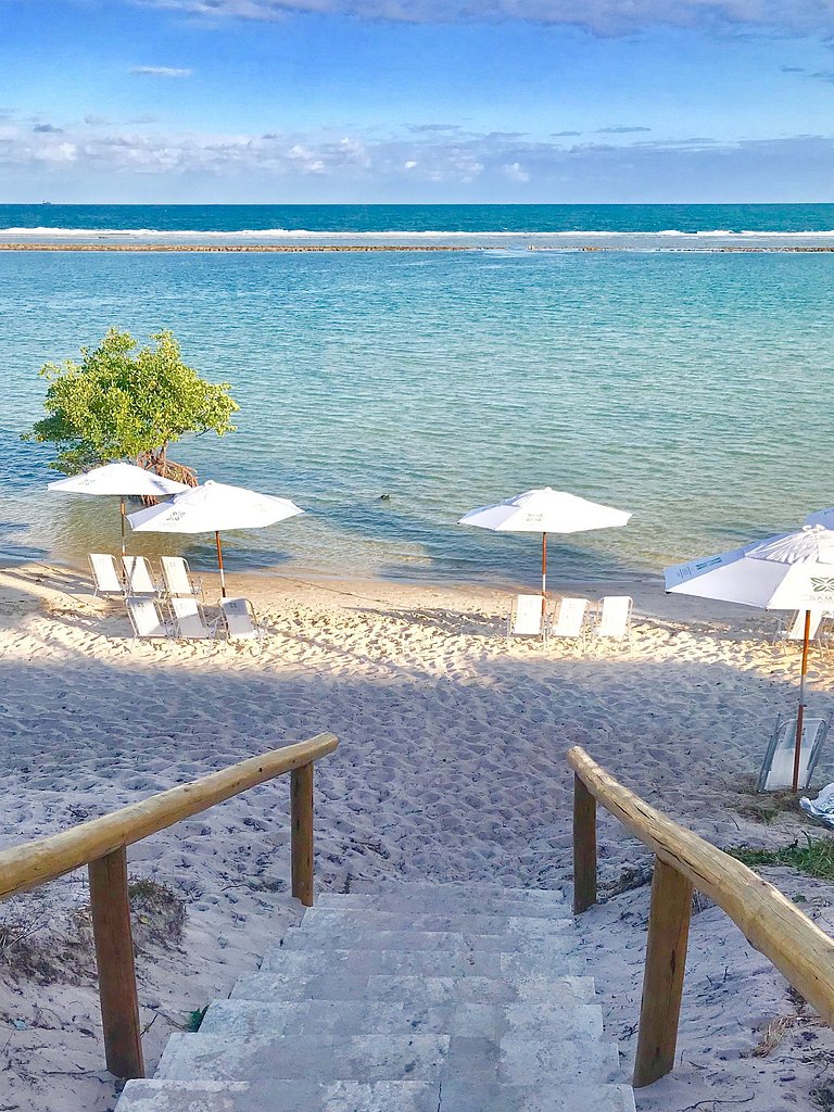 Apartamento frente mar com piscina em Resort
