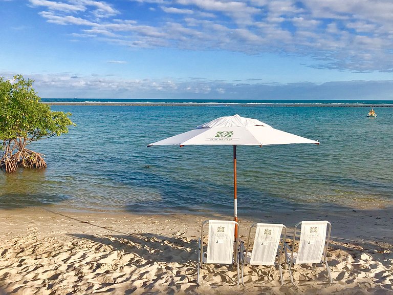 Apartamento frente mar com piscina em Resort