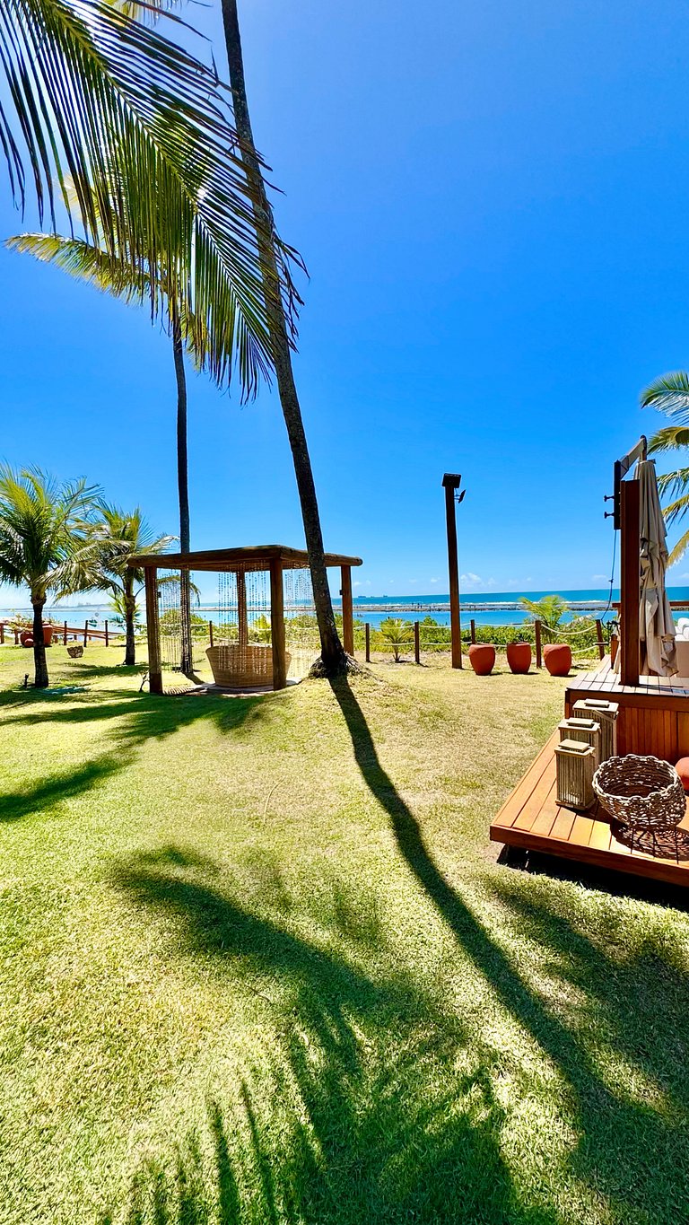 Apartamento frente mar com piscina em Resort