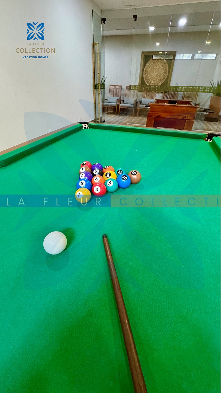 Apartamento com piscina vista jardim