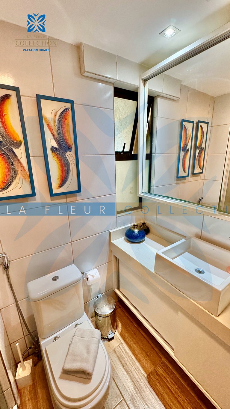 Apartamento com piscina vista jardim