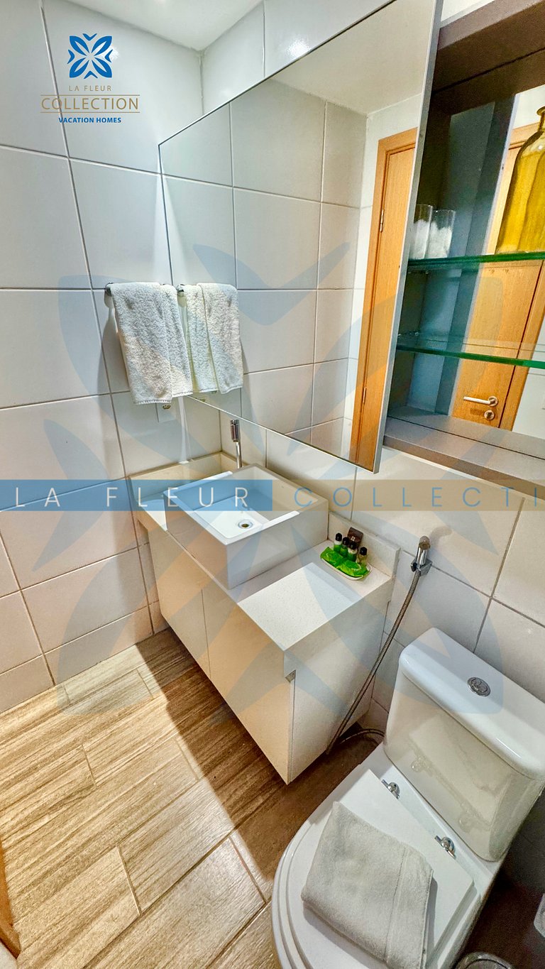 Apartamento com piscina vista jardim