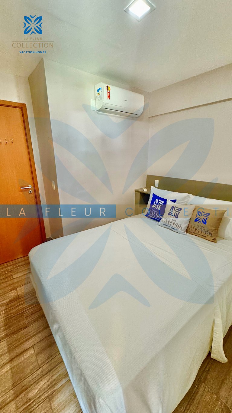 Apartamento com piscina vista jardim
