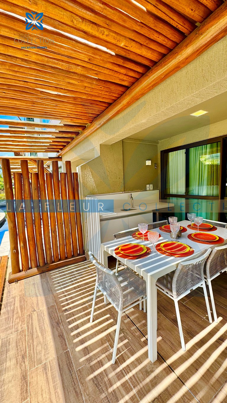 Apartamento com piscina vista jardim