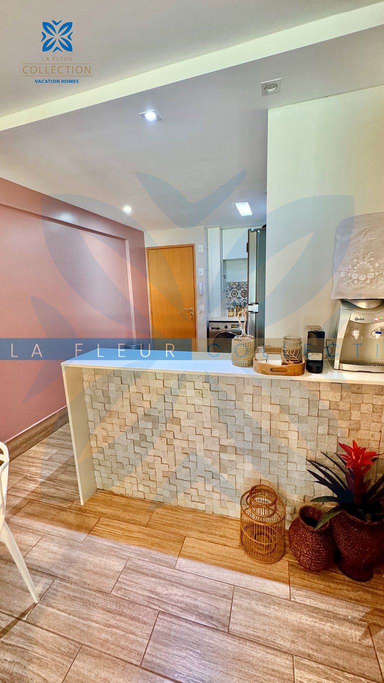 Apartamento com piscina vista jardim