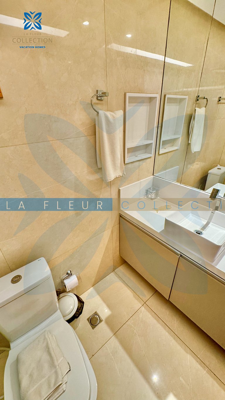 Luxo Frente Mar Pé na Areia no La Fleur Polinésia