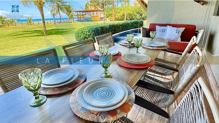 Apartamento frente mar com piscina em Resort