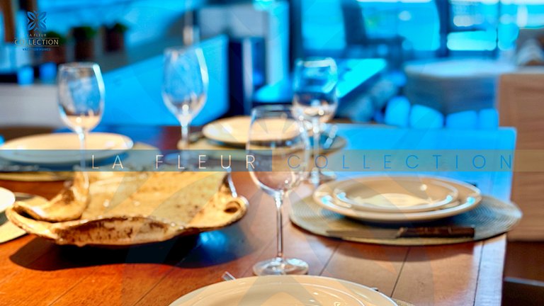 Luxo Frente Mar Pé na Areia no La Fleur Polinésia