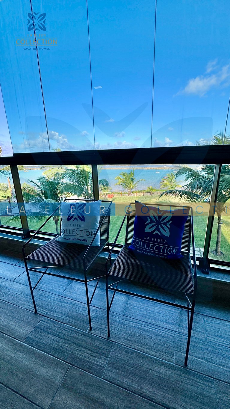 Luxo Frente Mar Pé na Areia no La Fleur Polinésia